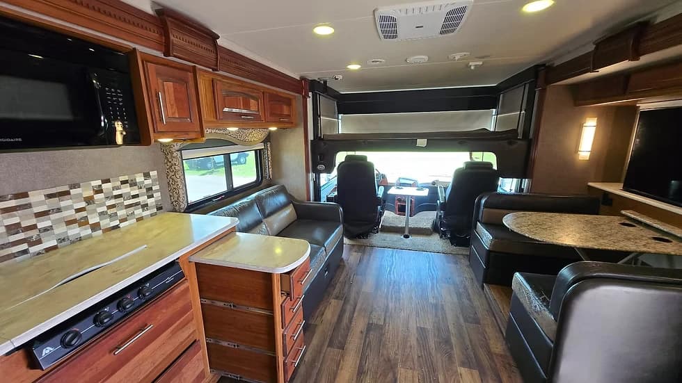 2017 Jayco Precept 31UL — photo 3 of 10