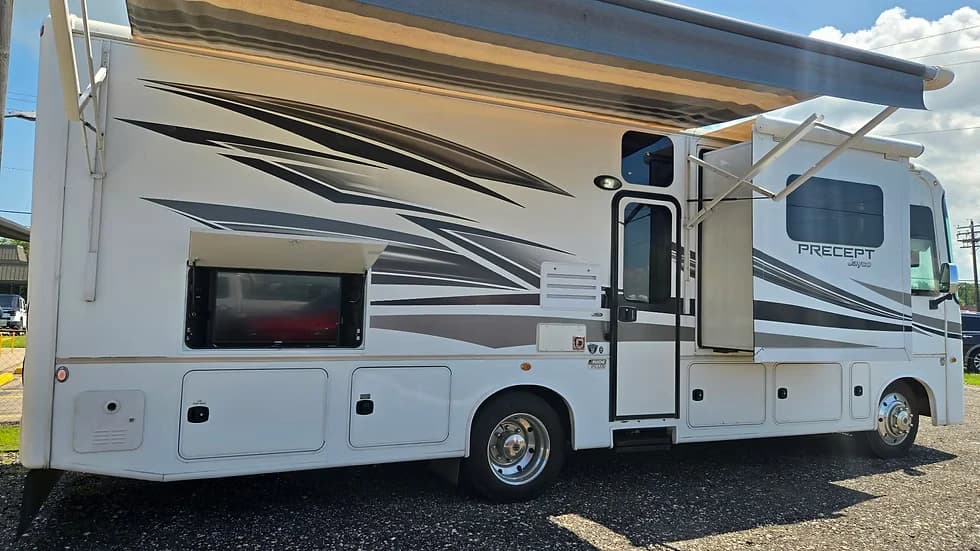 2017 Jayco Precept 31UL — photo 5 of 10