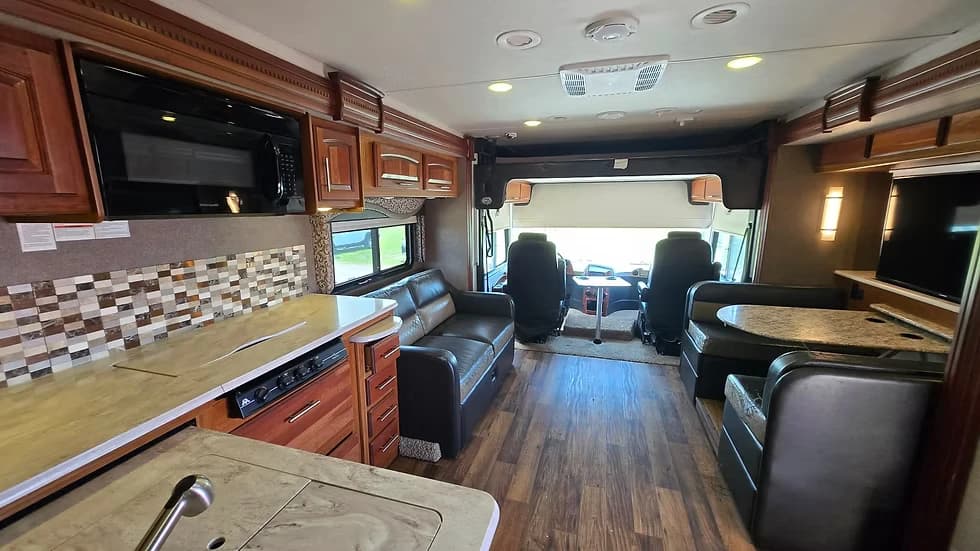 2017 Jayco Precept 31UL — photo 6 of 10