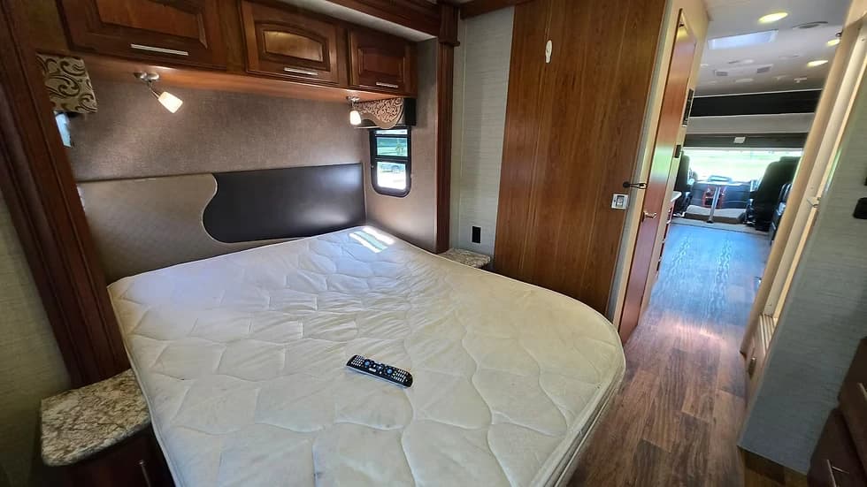 2017 Jayco Precept 31UL — photo 7 of 10