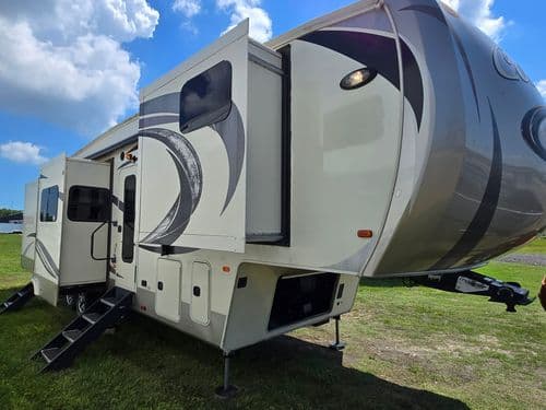 2017 Forest River Columbus F386fk