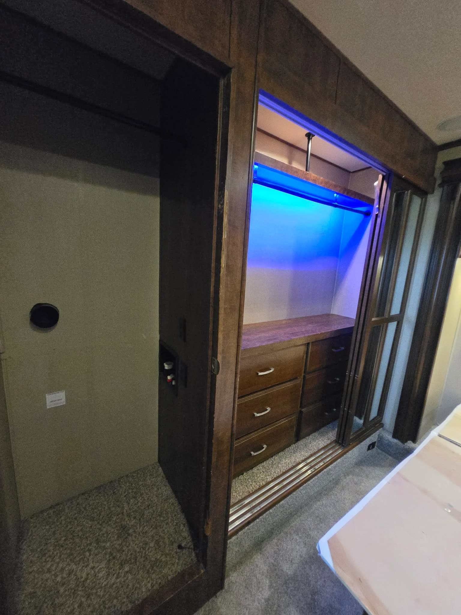 2016 Grand Design Solitude 379FL — photo 8 of 15