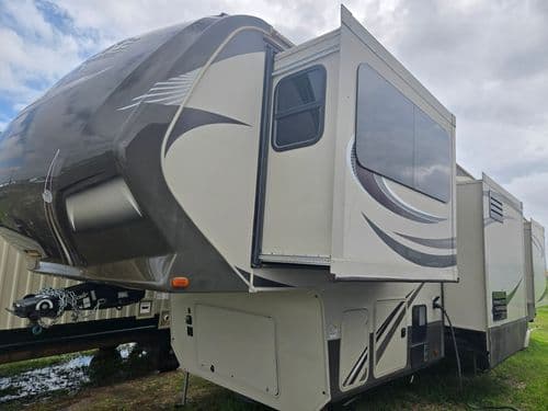 2016 Grand Design Solitude 379FL