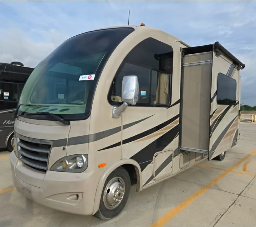 2015 Thor Axis 251 — photo 3 of 10