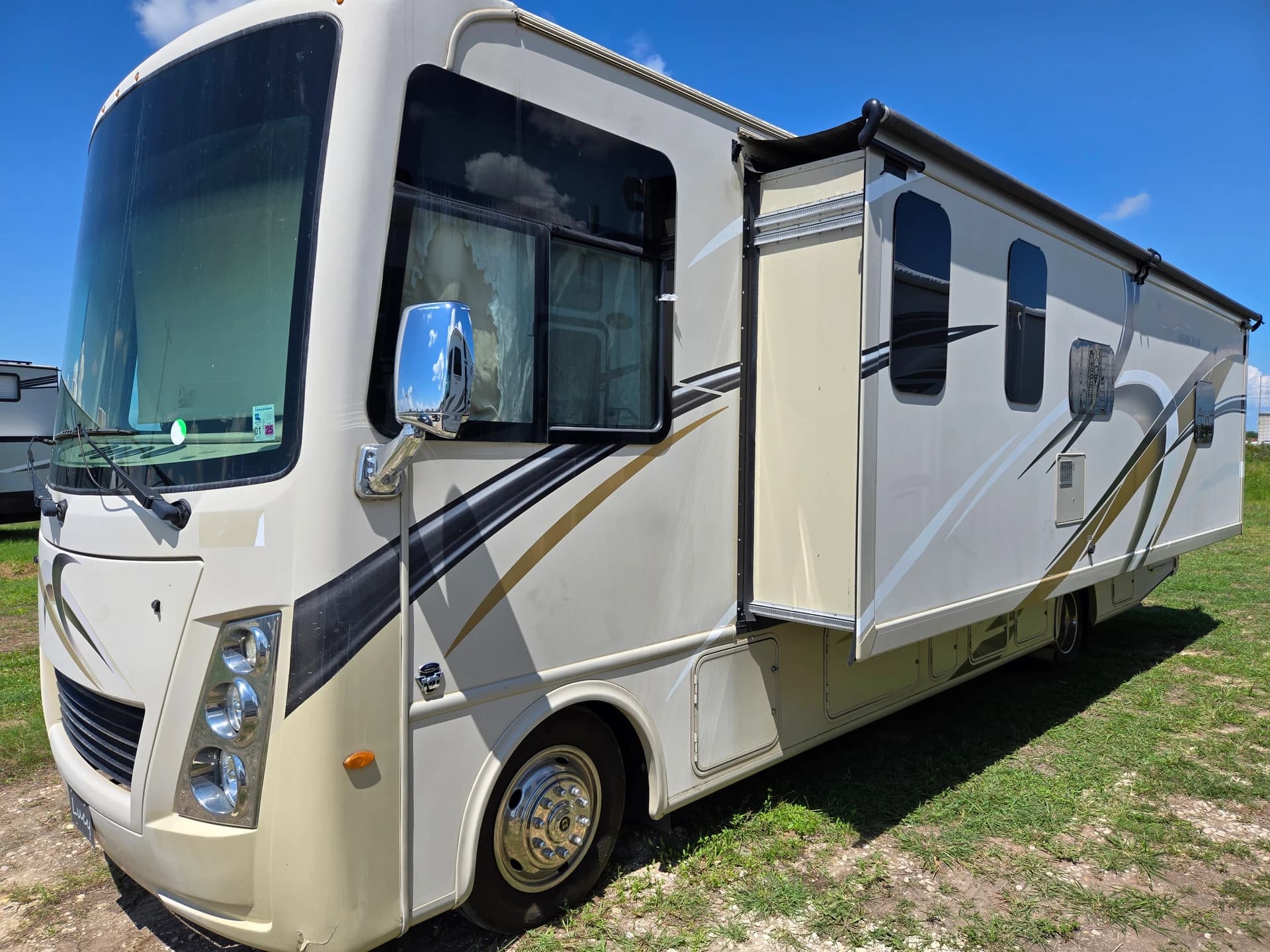 2018 Thor Freedom A30 — photo 3 of 15