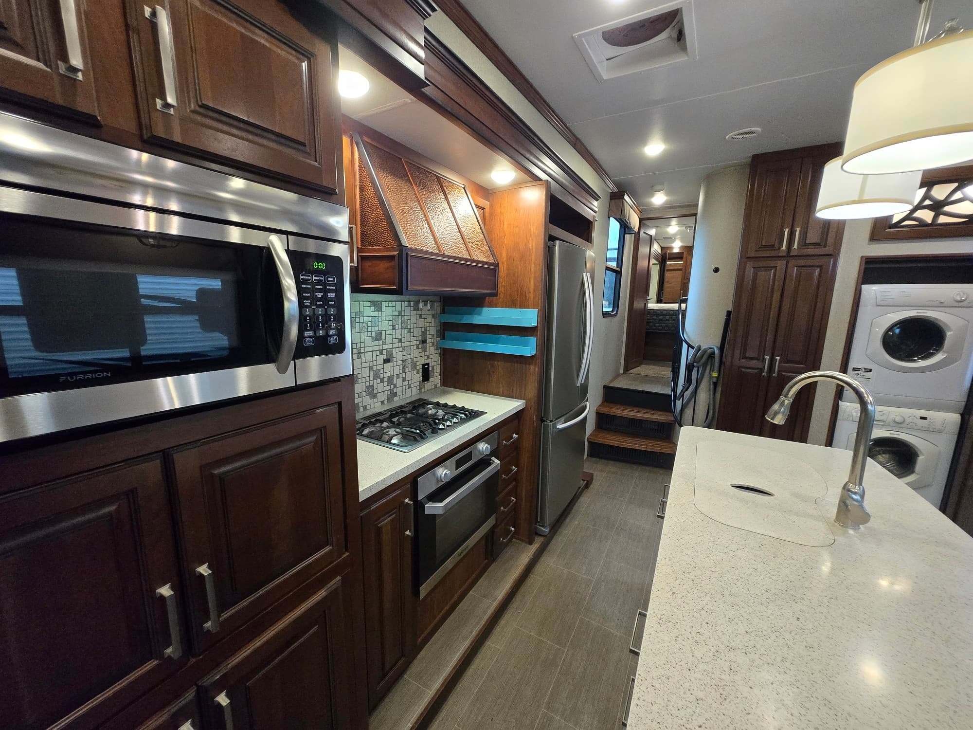 2018 Keystone Alpine 3651RL — photo 5 of 12