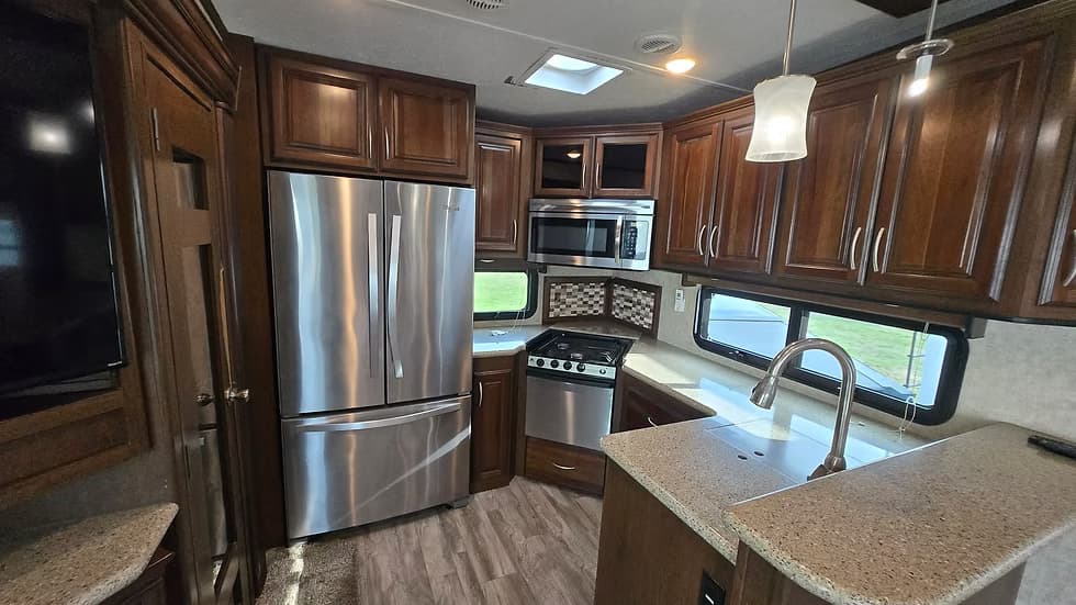 2017 Forest River PRIMETIME SANIBEL3751 — photo 5 of 13
