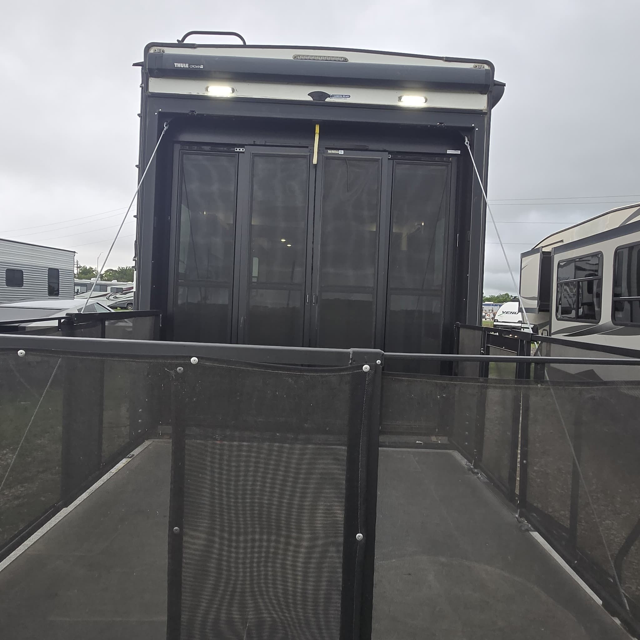 2022 Keystone Fuzion 429 — photo 8 of 21