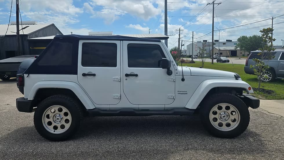 2012 Jeep Wrangler Sahara6Speed — photo 5 of 16