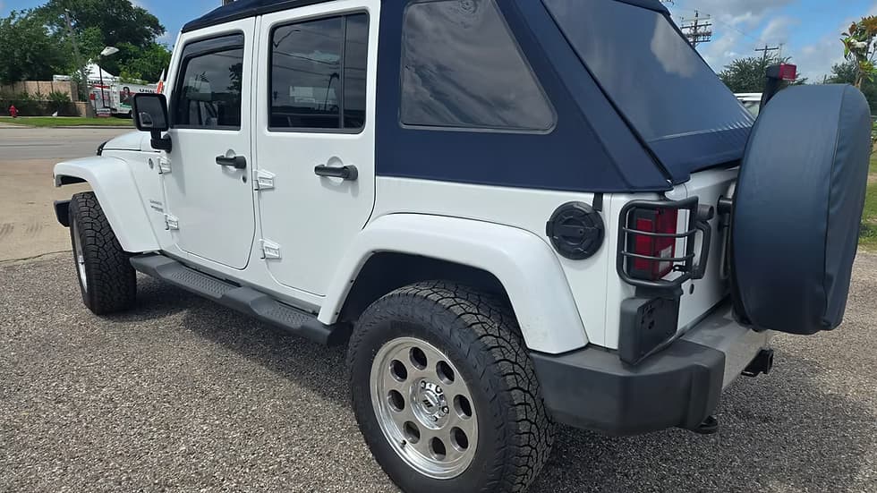 2012 Jeep Wrangler Sahara6Speed — photo 8 of 16