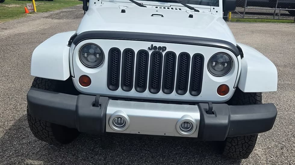 2012 Jeep Wrangler Sahara6Speed — photo 9 of 16