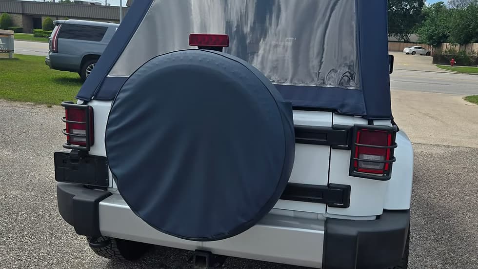2012 Jeep Wrangler Sahara6Speed — photo 10 of 16