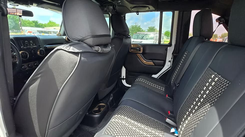2012 Jeep Wrangler Sahara6Speed — photo 13 of 16