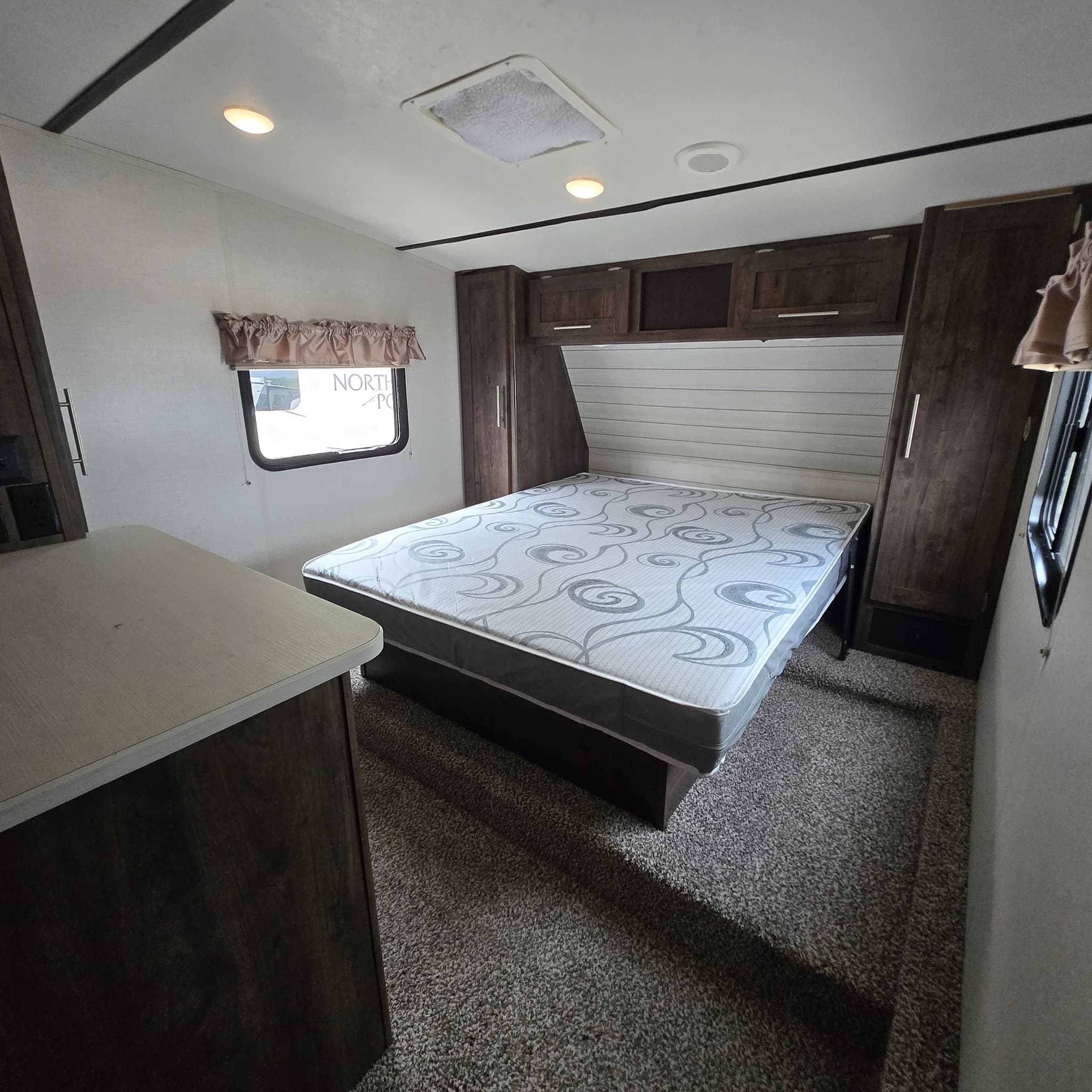 2018 Keystone Volante 310BH — photo 12 of 18