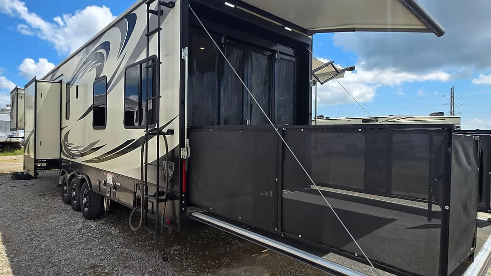 2019 Heartland Road Warrior 396rw — photo 5 of 16