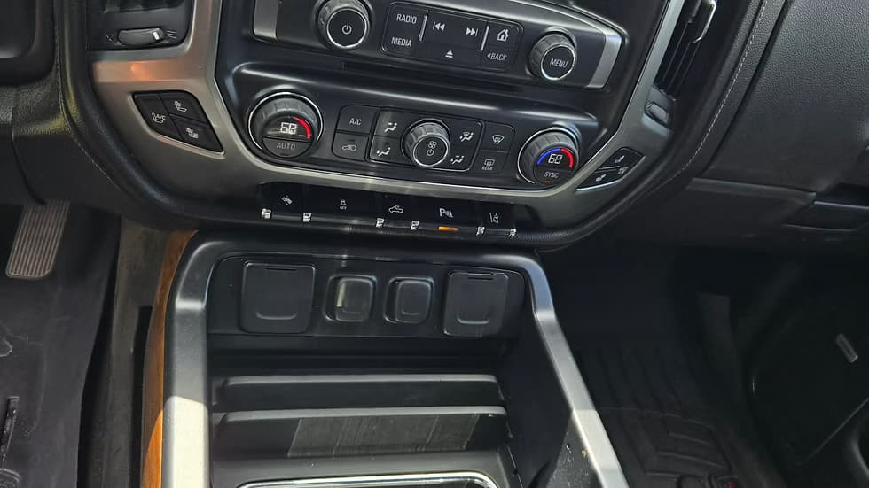 2014 Chevrolet Silverado LTZ4x4 — photo 7 of 11