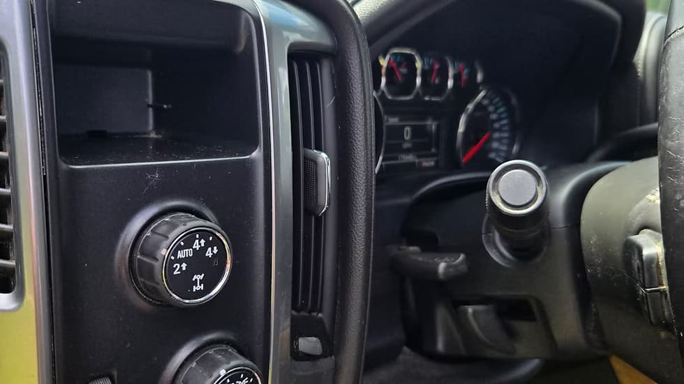 2014 Chevrolet Silverado LTZ4x4 — photo 9 of 11