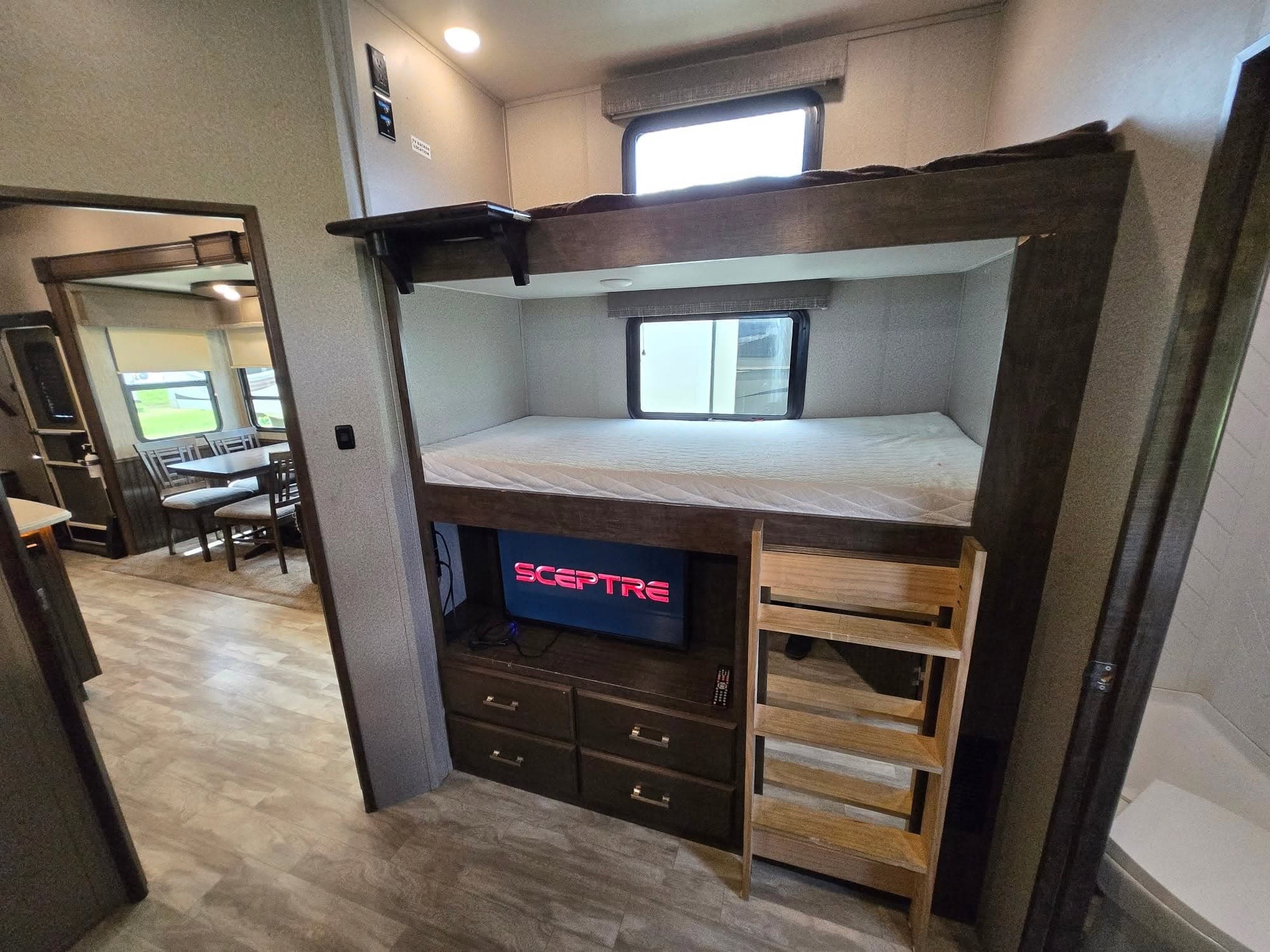 2020 Grand Design Solitude 3950BHR — photo 18 of 19