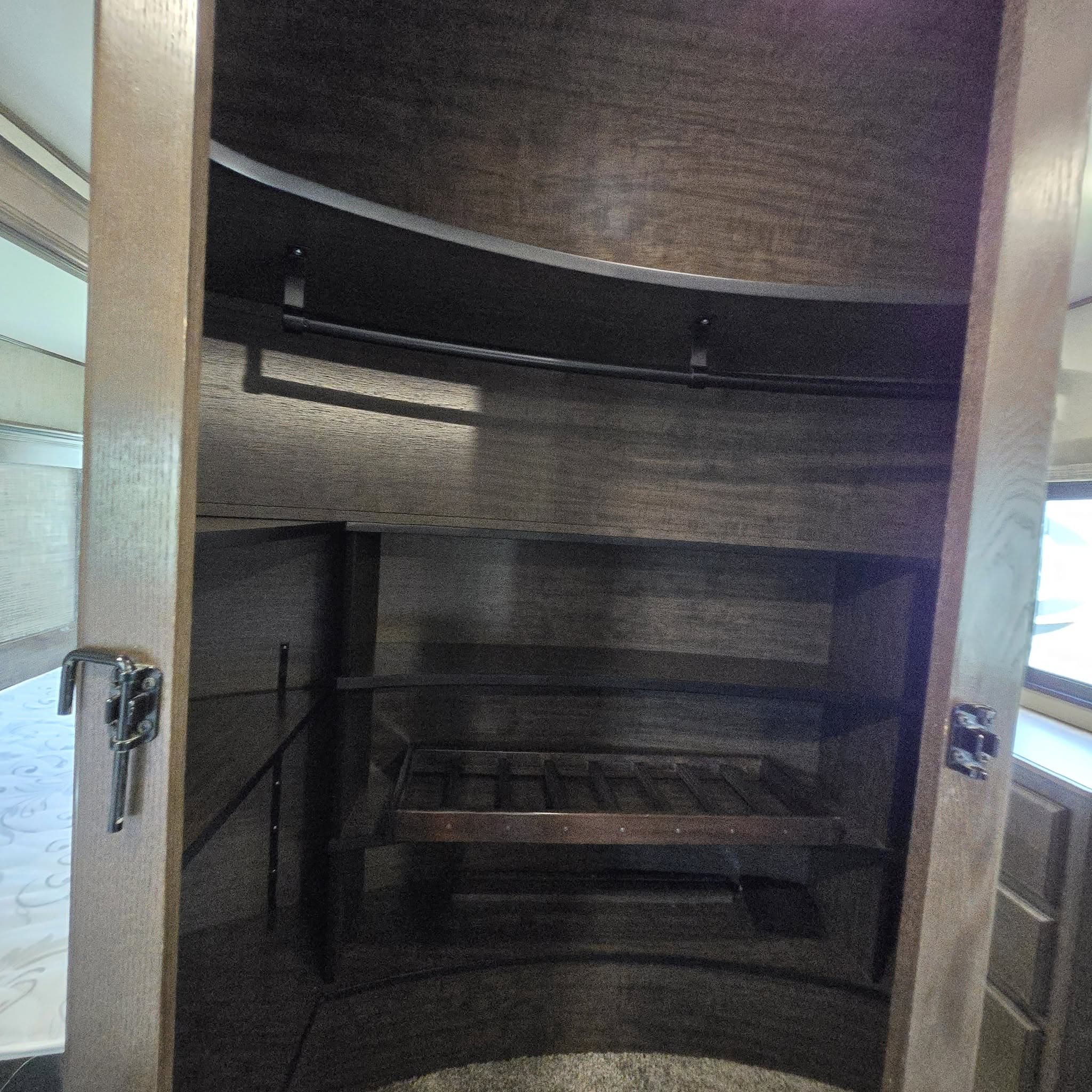 2020 Grand Design Solitude 3950BHR — photo 13 of 19