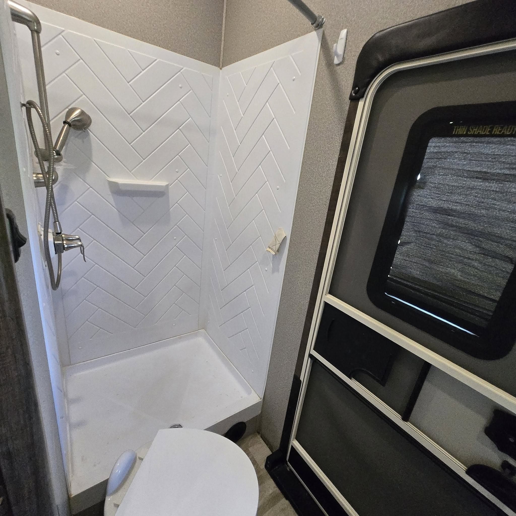 2020 Grand Design Solitude 3950BHR — photo 15 of 19