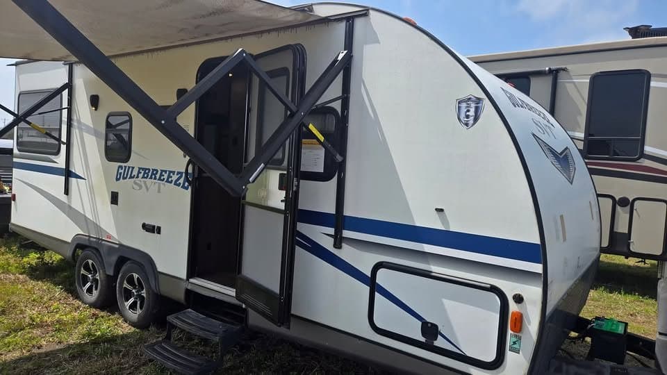 2018 Gulf Stream Breeze 22UDL — photo 3 of 14