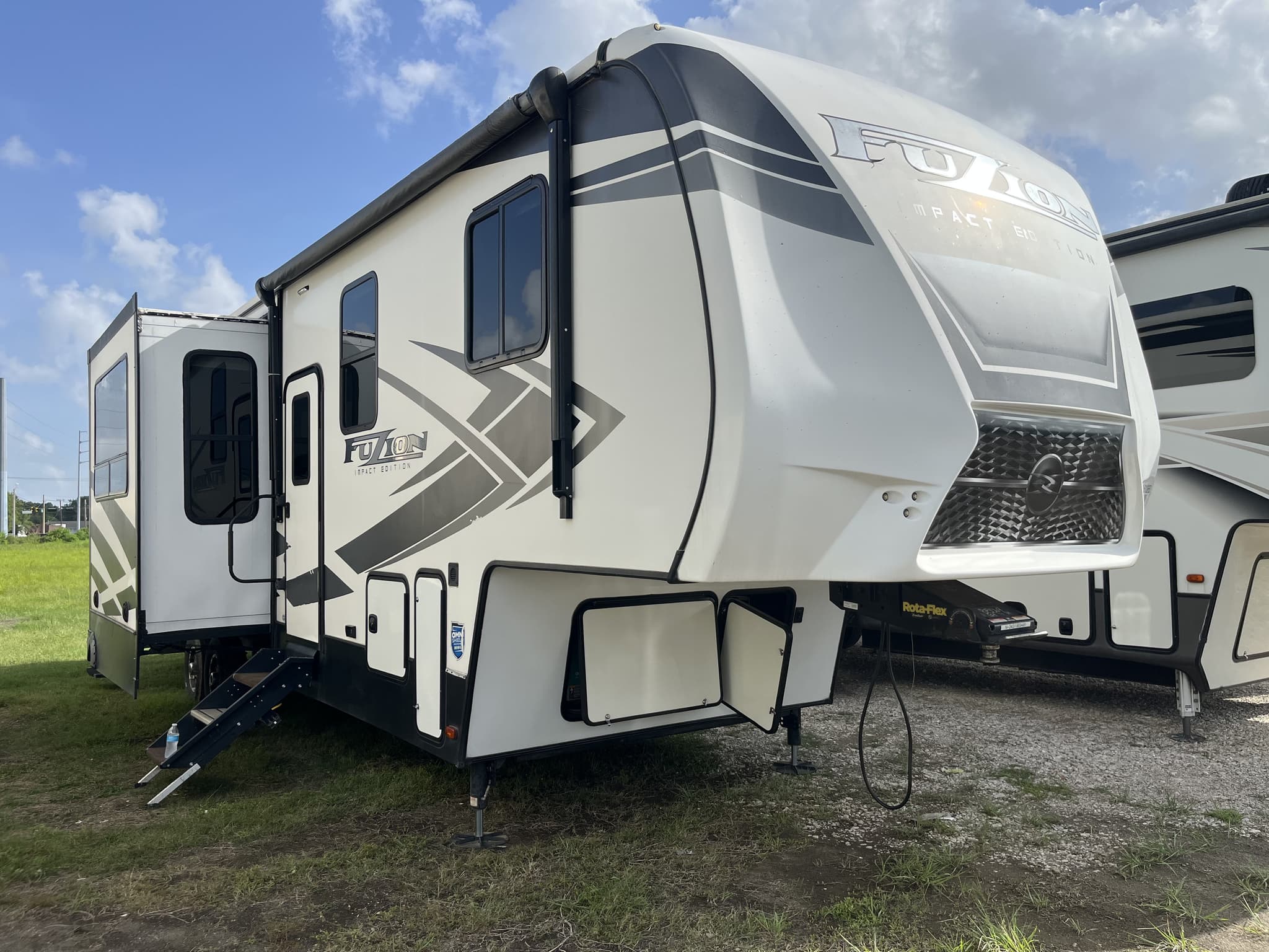 2021 Keystone Fuzion 343